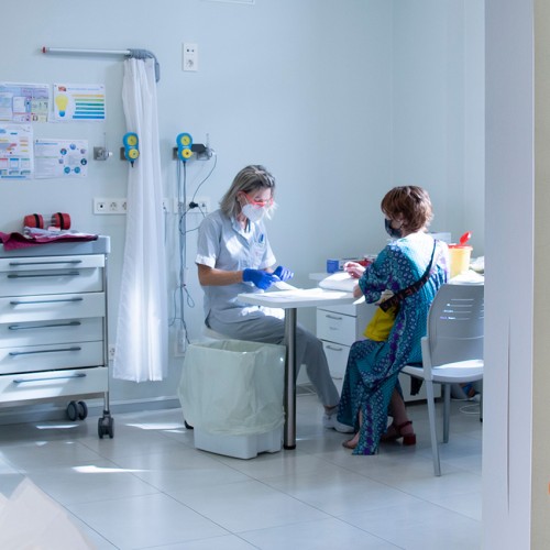 Navarrabiomed participa en la puesta en marcha de un ensayo clínico nacional del HUN para pacientes de cáncer microcítico de pulmón en recaída