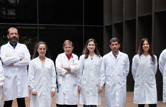 From left to right: Claudia Rodriguez Neira, Enrique Santamaría Martínez, Miriam Echaide Gorriz, Grazyna Kochan, Luisa Chocarro de Erauso, Joaquín Fernández Irigoyen, Karina Ausín Pérez, David Escors Murugarren