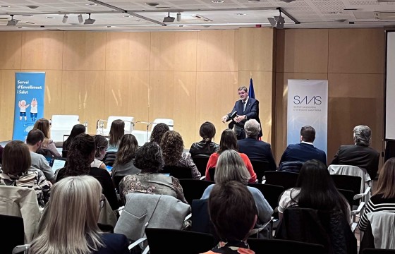 Alfredo Martínez, Gerente del Servicio Navarro de Salud- Osasunbidea participa en la apertura de la jornada.