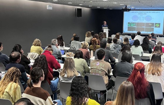 David Escors informa de la actividad de la Unidad de Oncoinmunología.