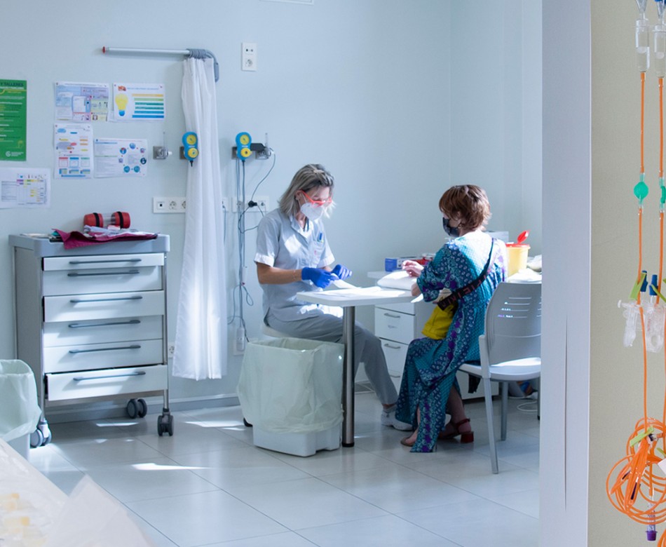Navarrabiomed participa en la puesta en marcha de un ensayo clínico nacional del HUN para pacientes de cáncer microcítico de pulmón en recaída